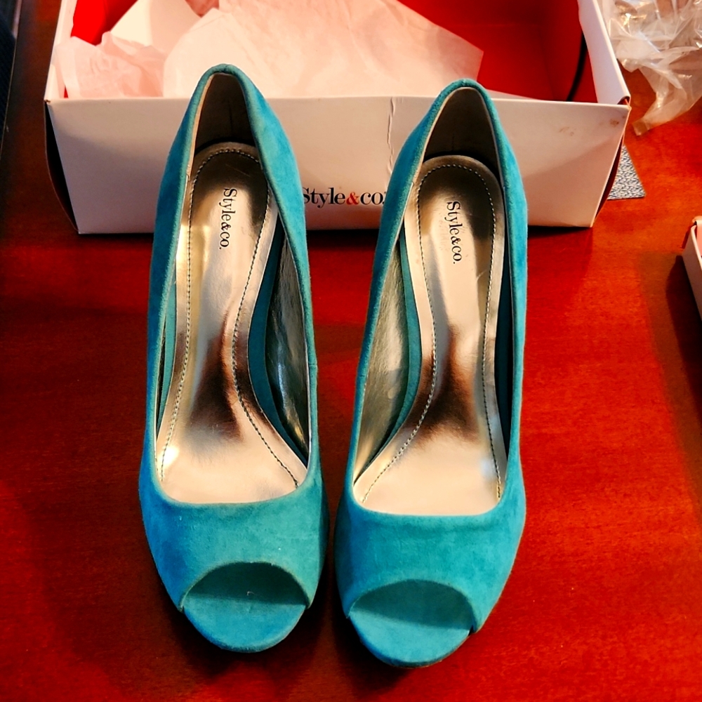 Turquoise Heels